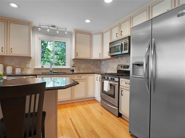 14 Burncoat, Pittsford, NY 14534