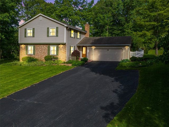 14 Burncoat, Pittsford, NY 14534