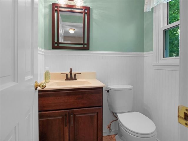 14 Burncoat, Pittsford, NY 14534