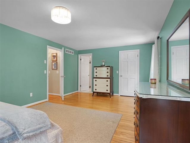 14 Burncoat, Pittsford, NY 14534