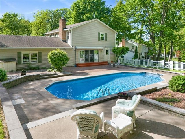 14 Burncoat, Pittsford, NY 14534