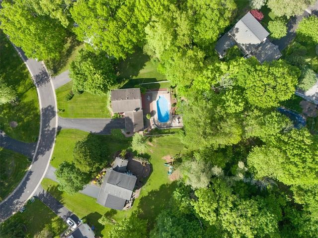 14 Burncoat, Pittsford, NY 14534