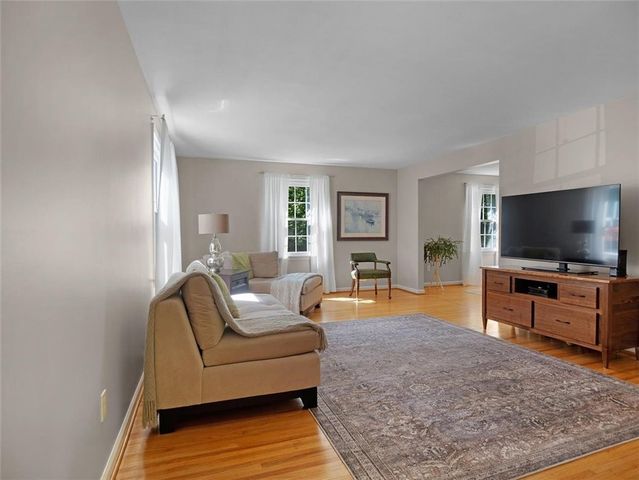 14 Burncoat, Pittsford, NY 14534