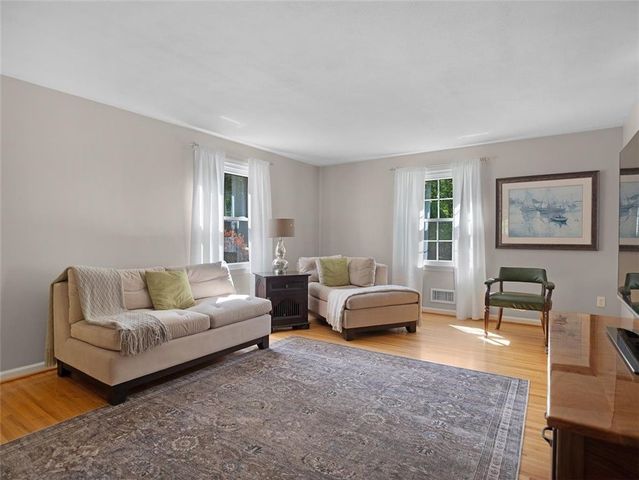 14 Burncoat, Pittsford, NY 14534