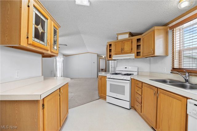 35157 Center Ridge Road 151, North Ridgeville, OH 44039