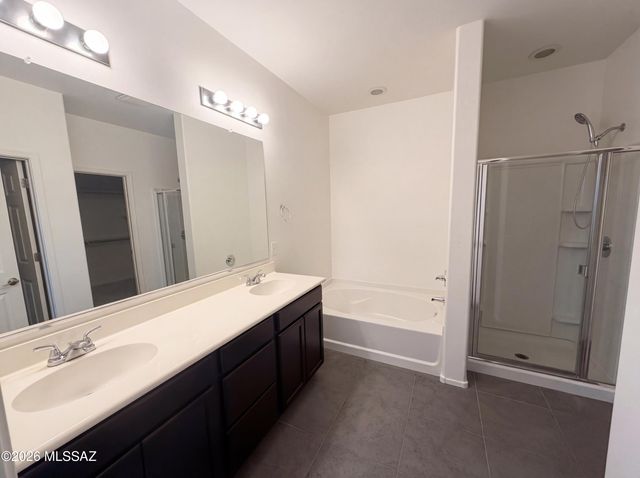 653 S Desert Haven Road, Vail, AZ 85641