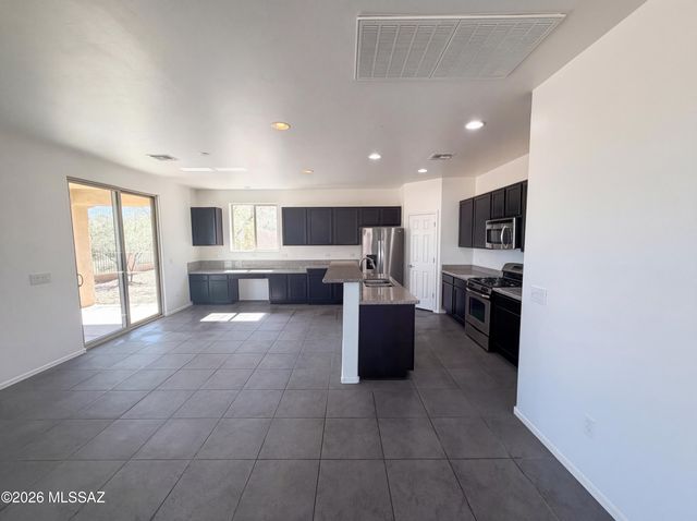 653 S Desert Haven Road, Vail, AZ 85641