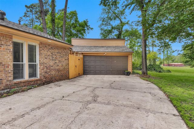 12011 Maverick Drive, Willis, TX 77378