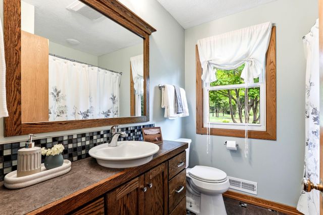 8502 Upper 206th Street W, Lakeville, MN 55044