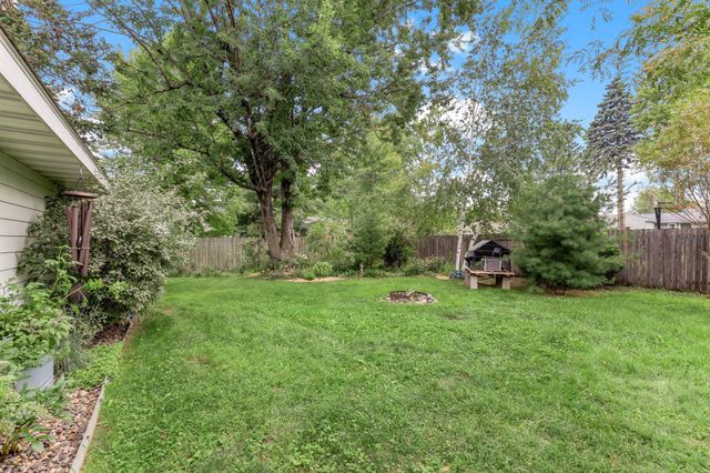 8502 Upper 206th Street W, Lakeville, MN 55044