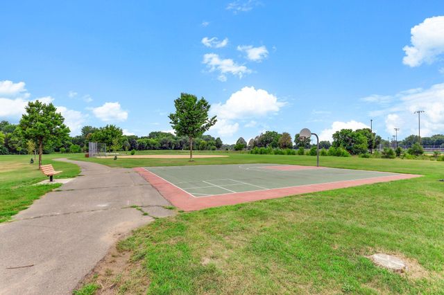 8502 Upper 206th Street W, Lakeville, MN 55044
