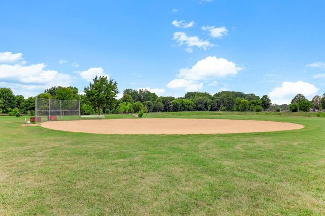 8502 Upper 206th Street W, Lakeville, MN 55044