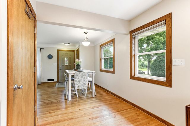 8502 Upper 206th Street W, Lakeville, MN 55044
