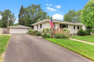 8502 Upper 206th Street W, Lakeville, MN 55044