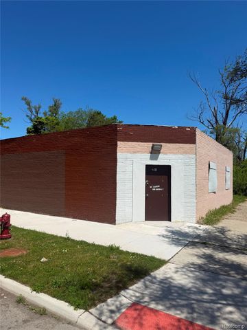 12901 Kelly Road, Detroit, MI 48224
