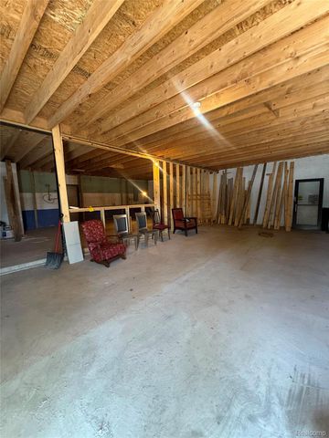 12901 Kelly Road, Detroit, MI 48224