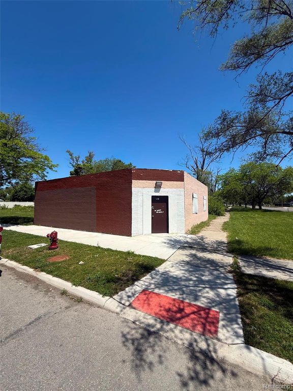 12901 Kelly Road, Detroit, MI 48224