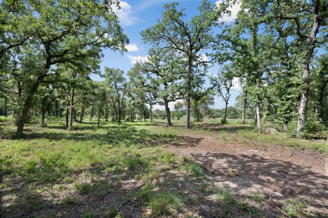 716 Cumley LN, Thorndale, TX 76577