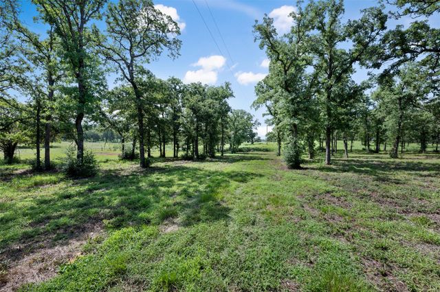 716 Cumley LN, Thorndale, TX 76577