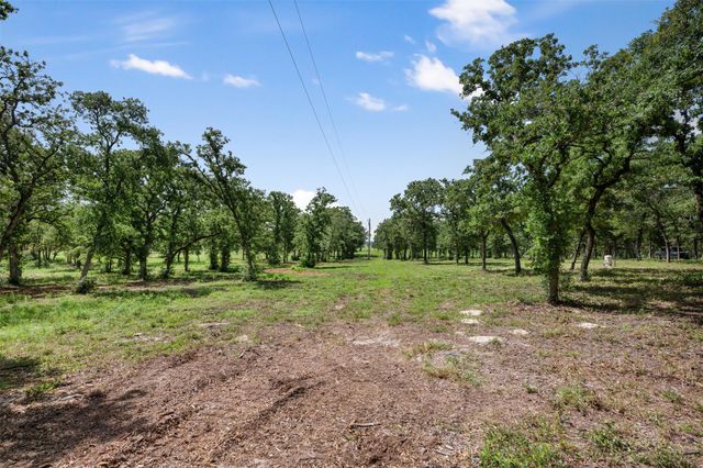 716 Cumley LN, Thorndale, TX 76577