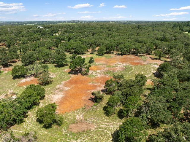 716 Cumley LN, Thorndale, TX 76577