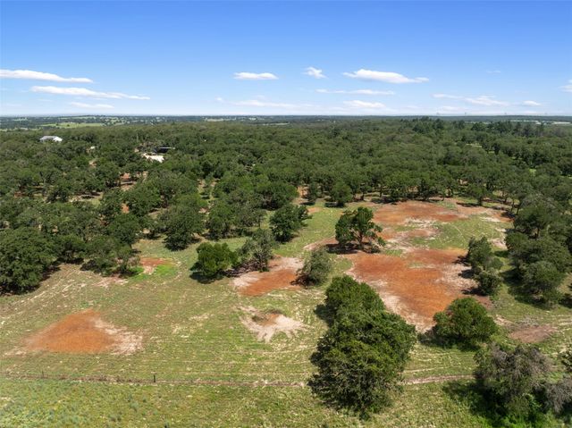 716 Cumley LN, Thorndale, TX 76577