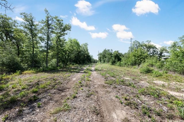 716 Cumley LN, Thorndale, TX 76577