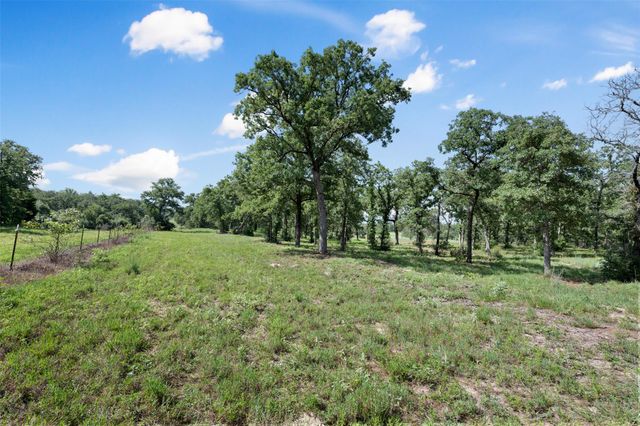716 Cumley LN, Thorndale, TX 76577