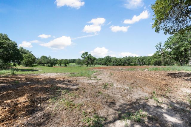 716 Cumley LN, Thorndale, TX 76577
