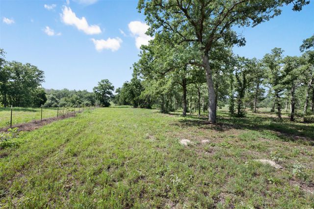 716 Cumley LN, Thorndale, TX 76577