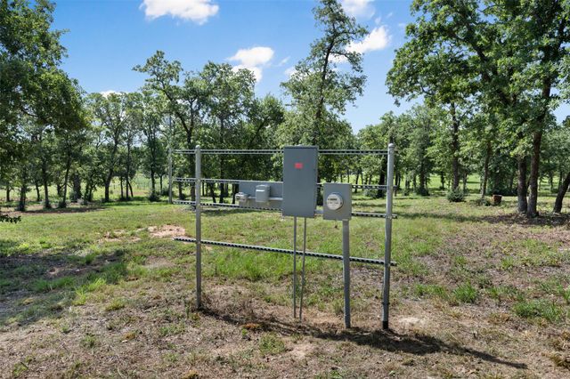 716 Cumley LN, Thorndale, TX 76577