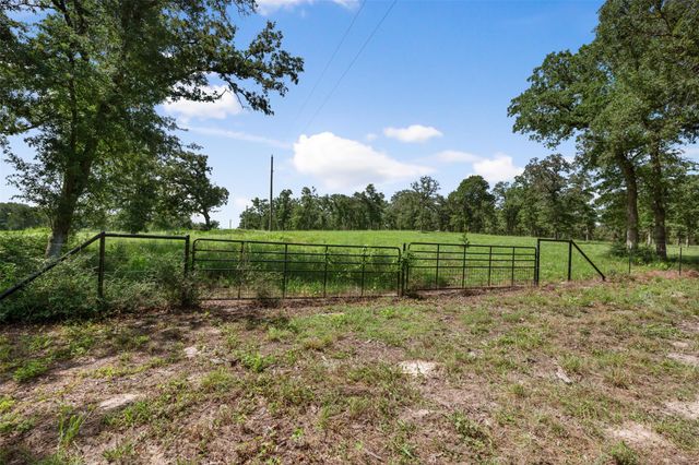 716 Cumley LN, Thorndale, TX 76577