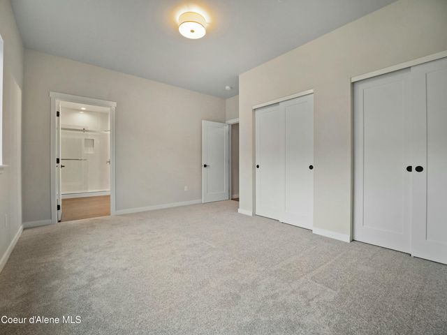 995 E RAILROAD AVENUE, Post Falls, ID 83854
