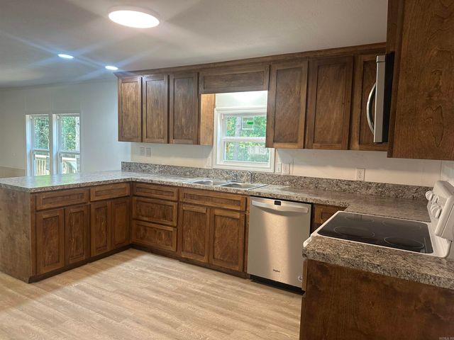 86 Copeland Loop, Romance, AR 72136