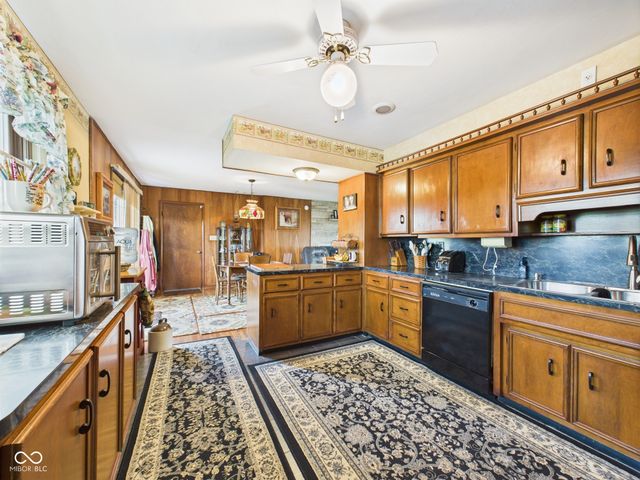 1226 E 600 N, Alexandria, IN 46001