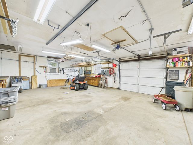 1226 E 600 N, Alexandria, IN 46001