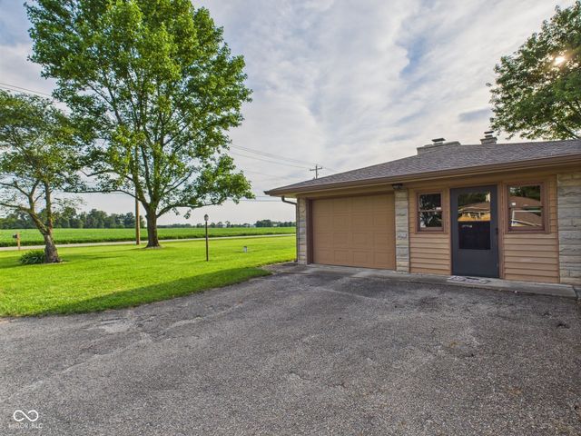 1226 E 600 N, Alexandria, IN 46001