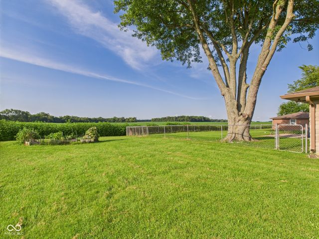 1226 E 600 N, Alexandria, IN 46001