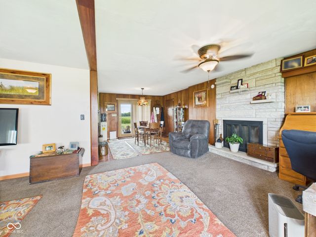 1226 E 600 N, Alexandria, IN 46001