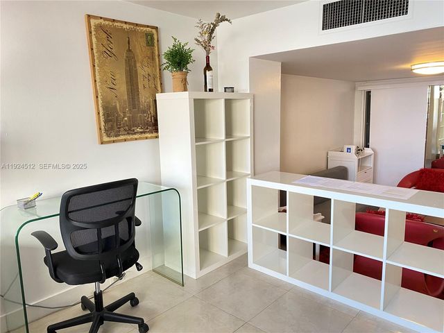 825 Brickell Bay Dr 343, Miami, FL 33131