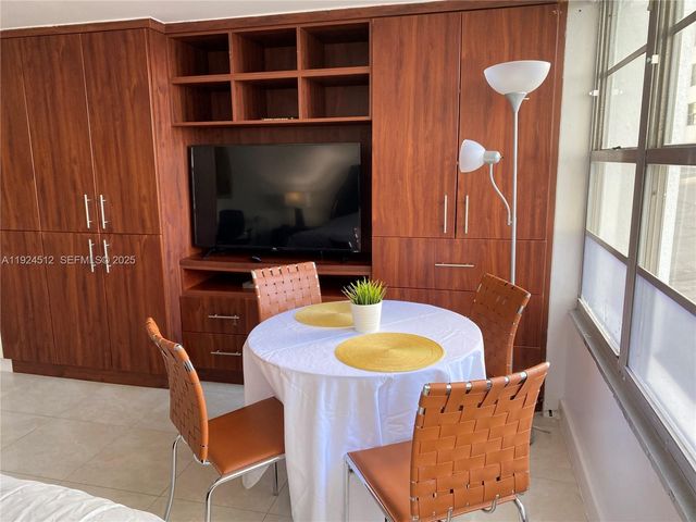 825 Brickell Bay Dr 343, Miami, FL 33131