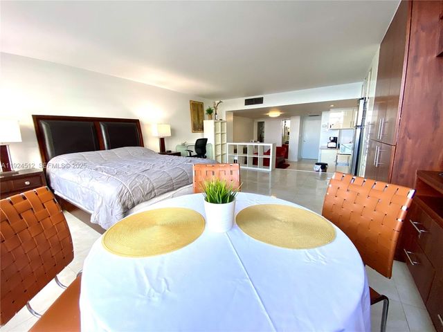 825 Brickell Bay Dr 343, Miami, FL 33131