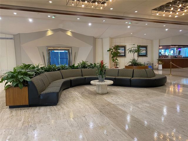 825 Brickell Bay Dr 343, Miami, FL 33131