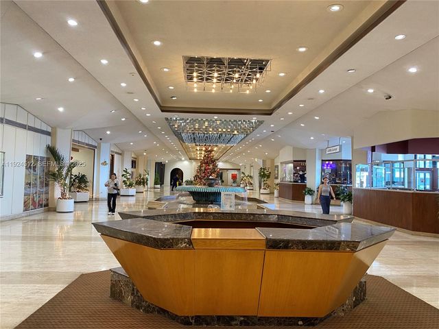 825 Brickell Bay Dr 343, Miami, FL 33131