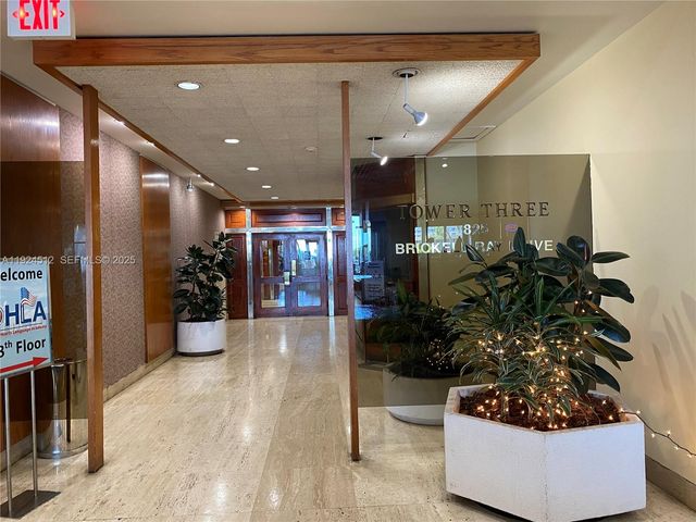 825 Brickell Bay Dr 343, Miami, FL 33131