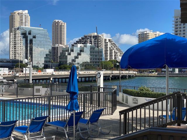 825 Brickell Bay Dr 343, Miami, FL 33131