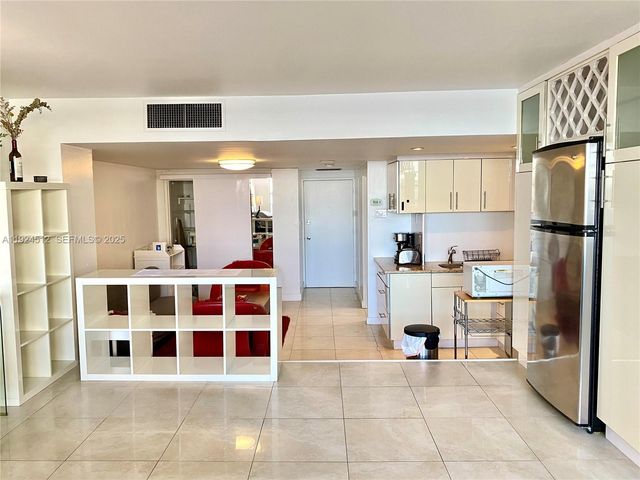 825 Brickell Bay Dr 343, Miami, FL 33131