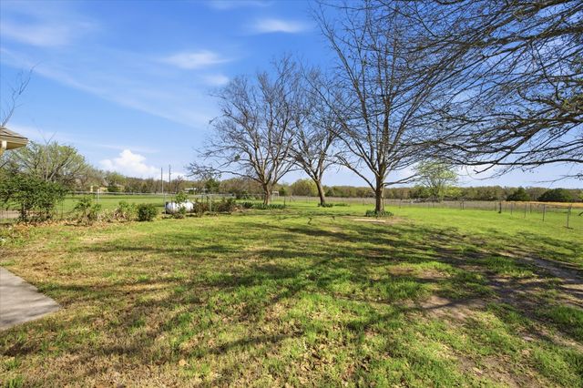 10435 County Road 2462, Poetry, TX 75160