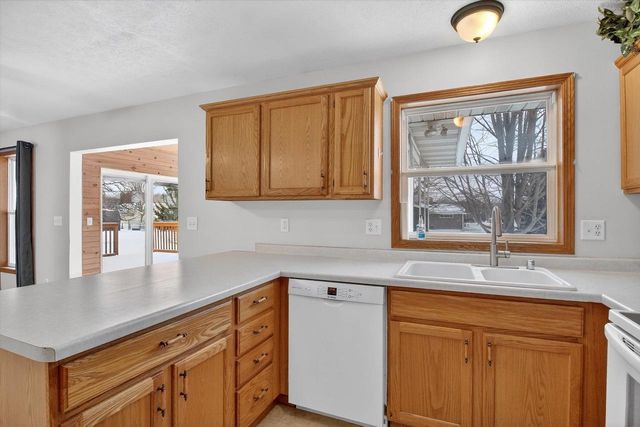 52 Gunther Drive, Evansville, WI 53536