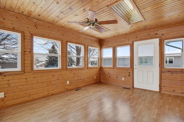 52 Gunther Drive, Evansville, WI 53536